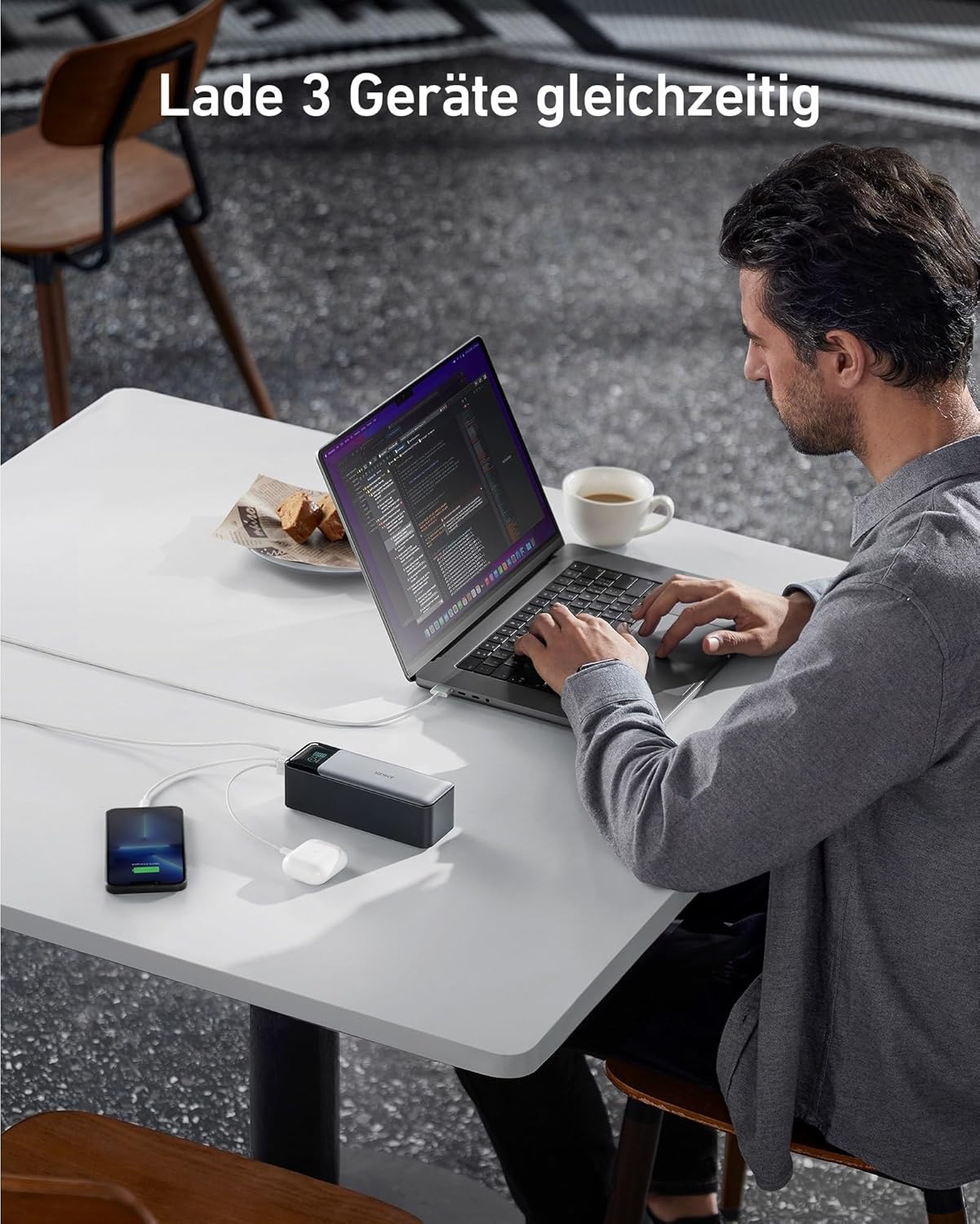 Anker 737 Powerbank (PowerCore 24K), 24.000mAh externer Akku mit 3 Anschlüsse, 140W Leistung, Digitales Display, Kompatibel mit iPhone 13 Serie, Galaxy, MacBook, Dell, AirPods und mehr