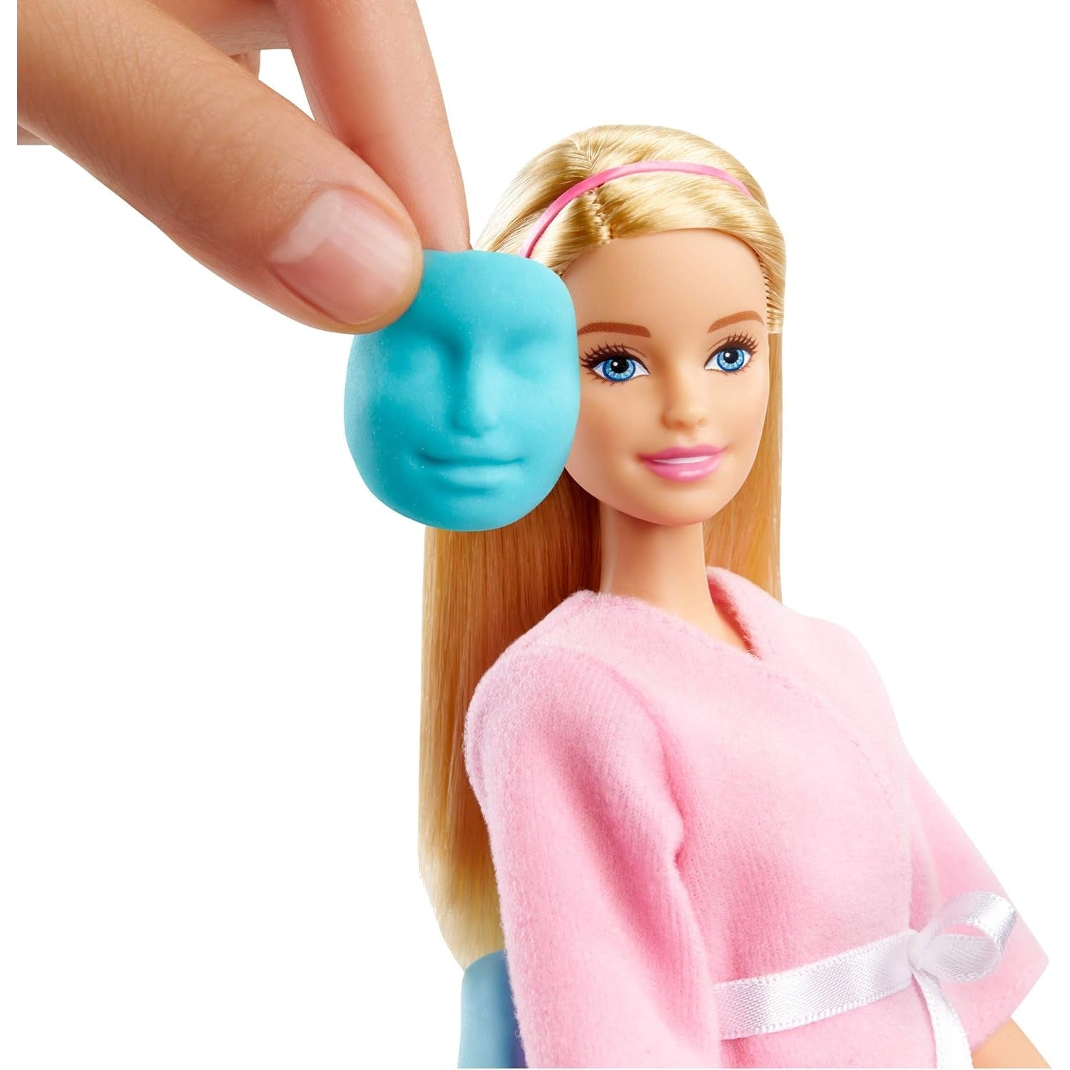 Barbie GJR84 Gesichtsmaske Spa Day, Barbie-Puppe mit blonden Haaren, Welpe, 3 Barbie-Knetsets