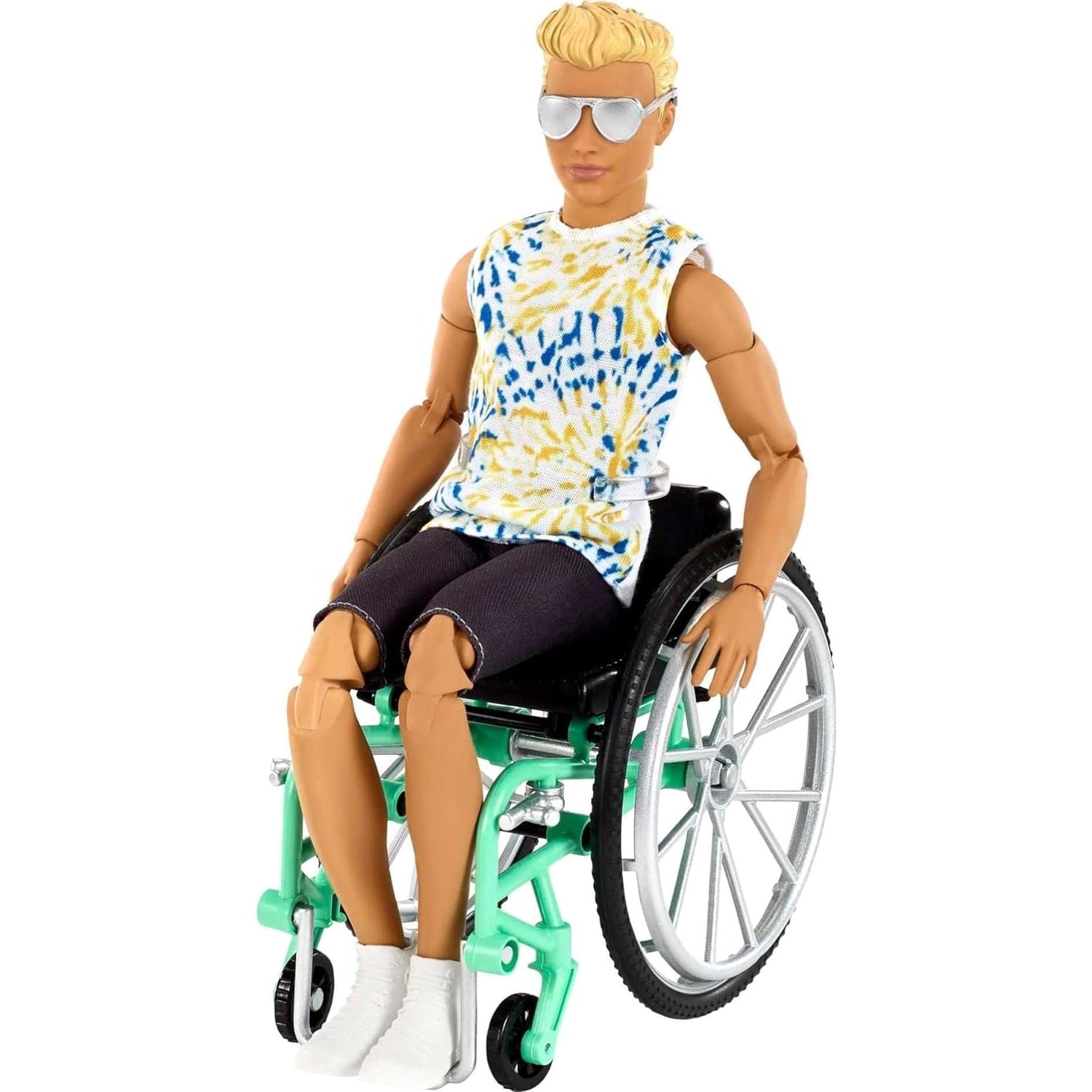 Barbie GWX93 Ken Puppe mit Rollstuhl und Rampe, bekleidet mit einem Batik-Shirt, schwarzen Shorts