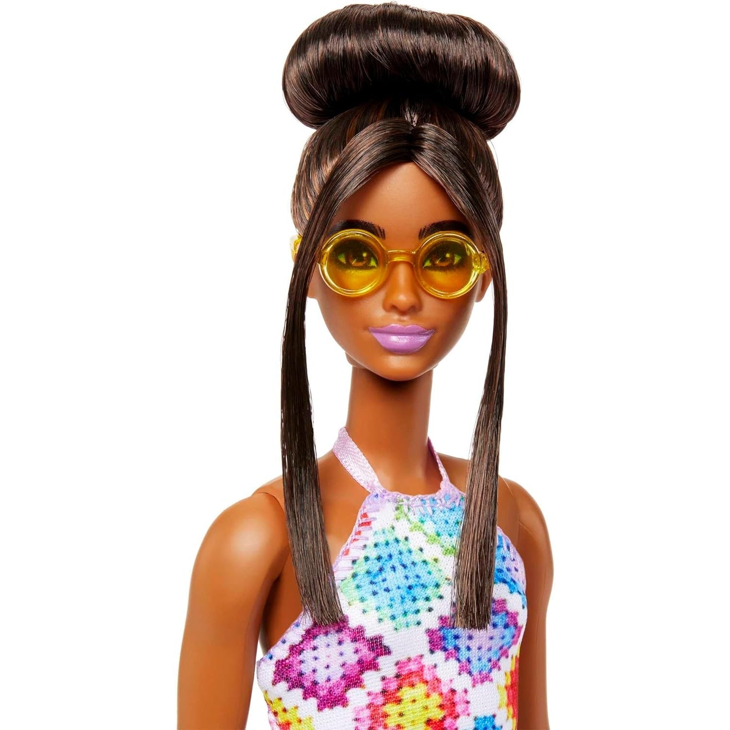 Barbie HJT07 Fashionistas Puppe Nr. 210 mit glamourösem Dutt und gehäkeltem Neckholder