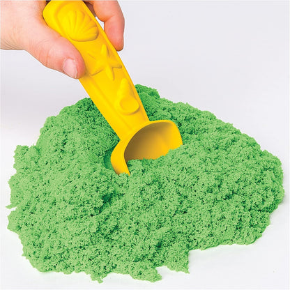 Kinetic Sandbox Set - mit 454g magischem Kinetic Sand aus Schweden in Grün, 3 Förmchen und Schaufel