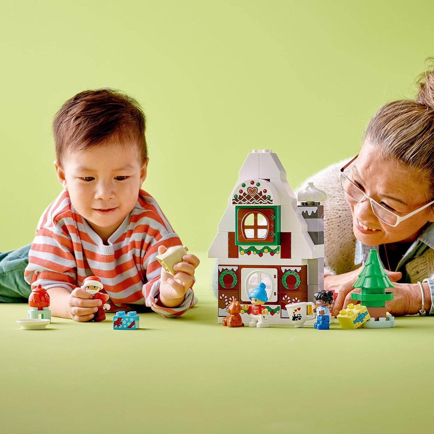 LEGO 10976 DUPLO Lebkuchenhaus mit Weihnachtsmann Figur, Weihnachtshaus-Spielzeug, Geschenk für Kleinkinder