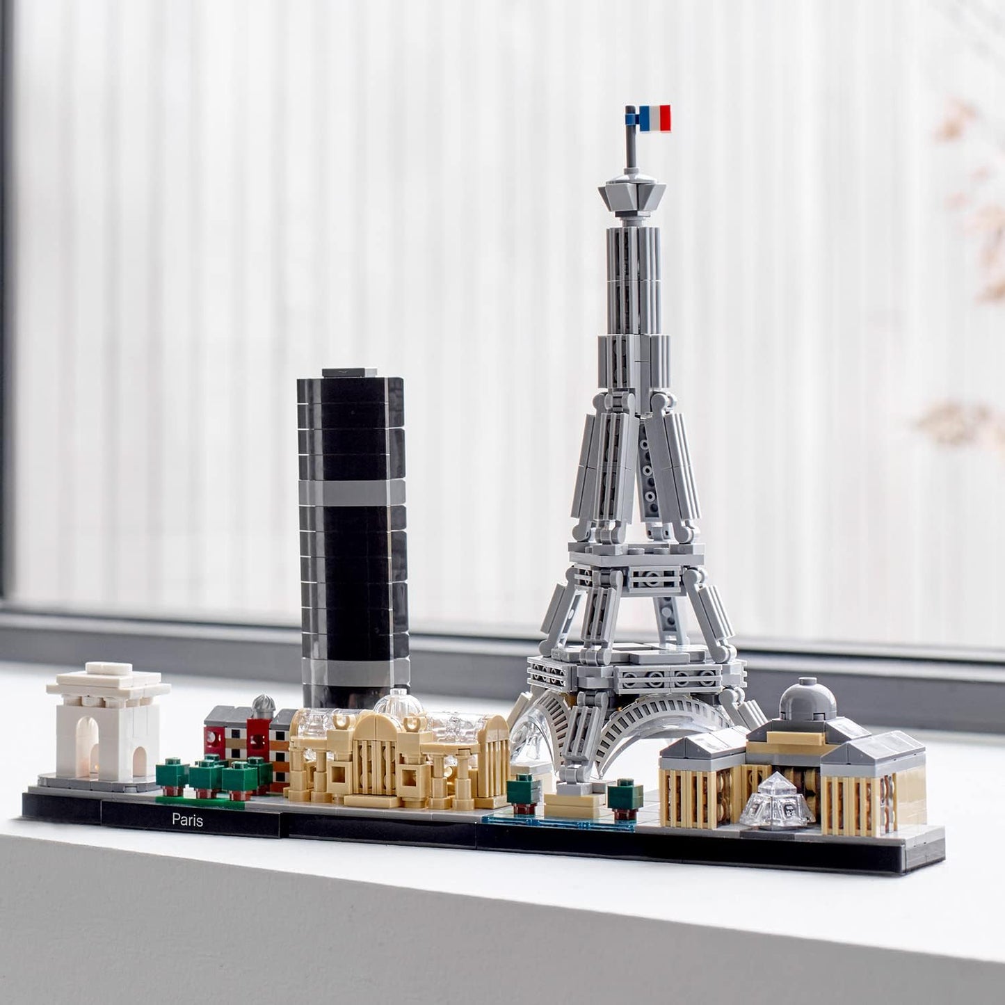 LEGO 21044 Architecture Paris, Modellbausatz mit Eiffelturm und Louvre-Modell, Skyline-Kollektion, Haus- und Raum-Deko