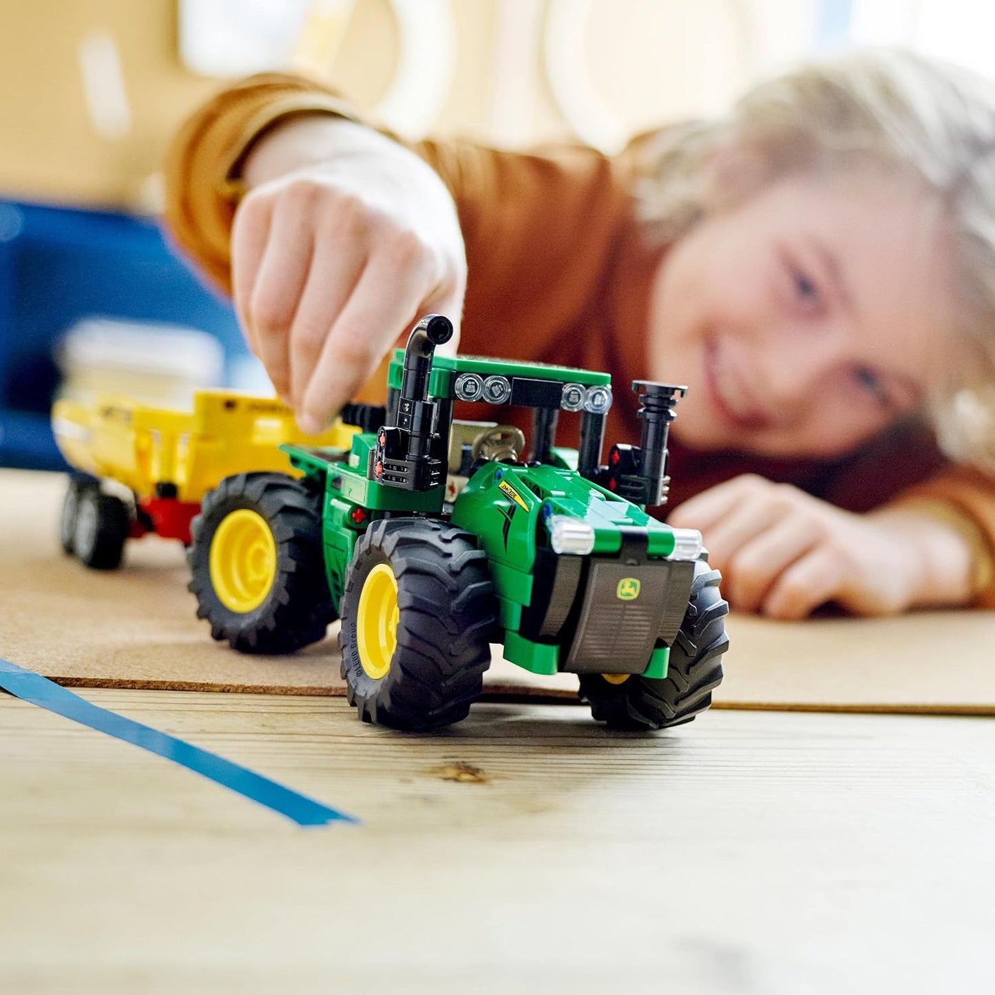 LEGO 42136 Technic John Deere 9620R 4WD Tractor, Spielzeug-Traktor mit Anhänger