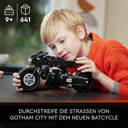 LEGO 42155 Technic The Batman - BATCYCLE Set, Motorrad-Spielzeug, Modellbausatz des Superhelden-Bikes aus dem Film 2022