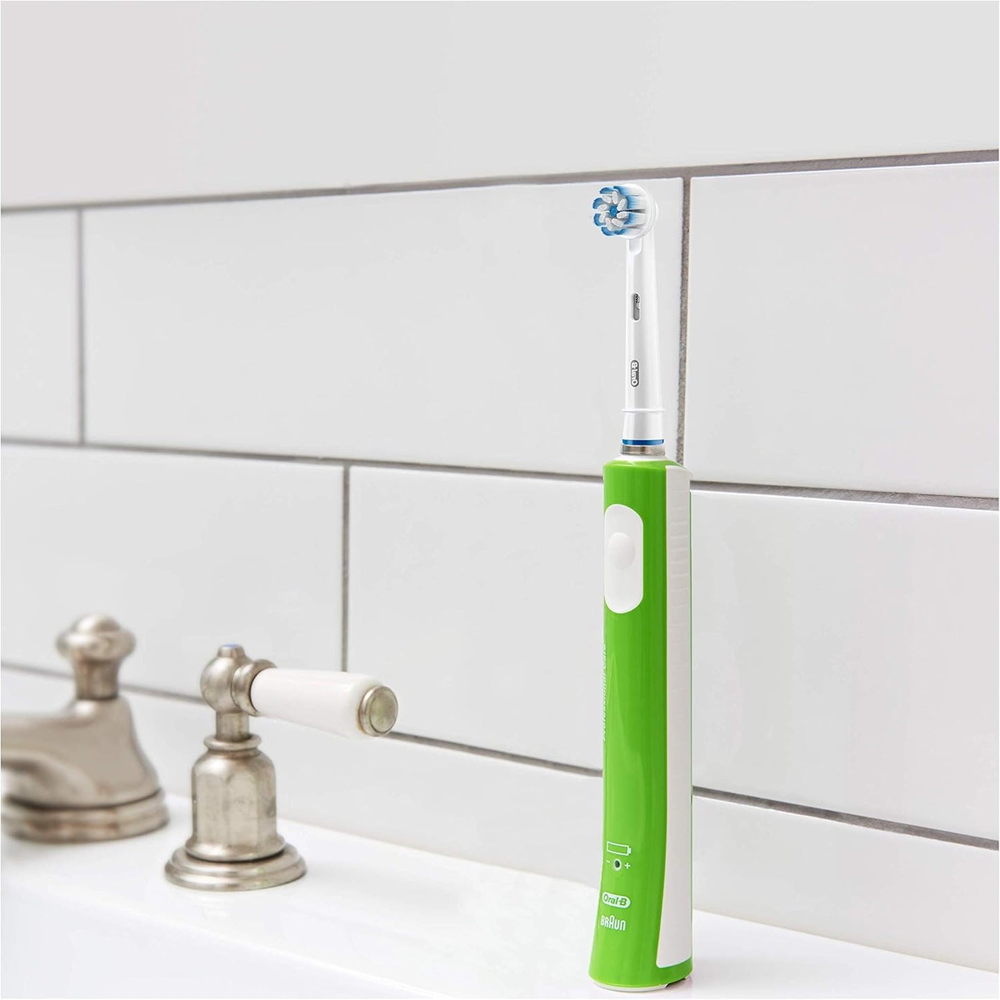 Oral-B Junior Elektrische Zahnbürste/Electric Toothbrush für Kinder ab 6 Jahren, weiche Borsten & Timer