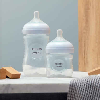 Philips Avent Babyflaschen Natural Response für Neugeborene 4 Babyflaschen, ultra soft Schnuller und Flaschenbürste